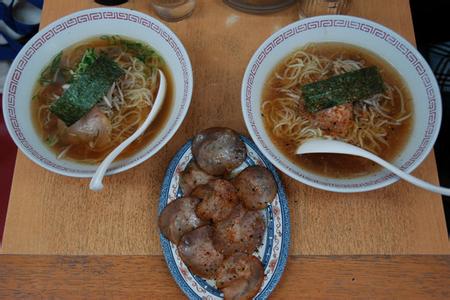 使用拉面條拉出來的拉面