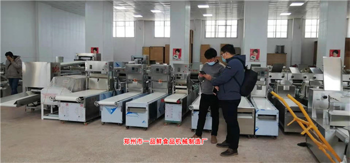 大型全自動揉壓機(jī)